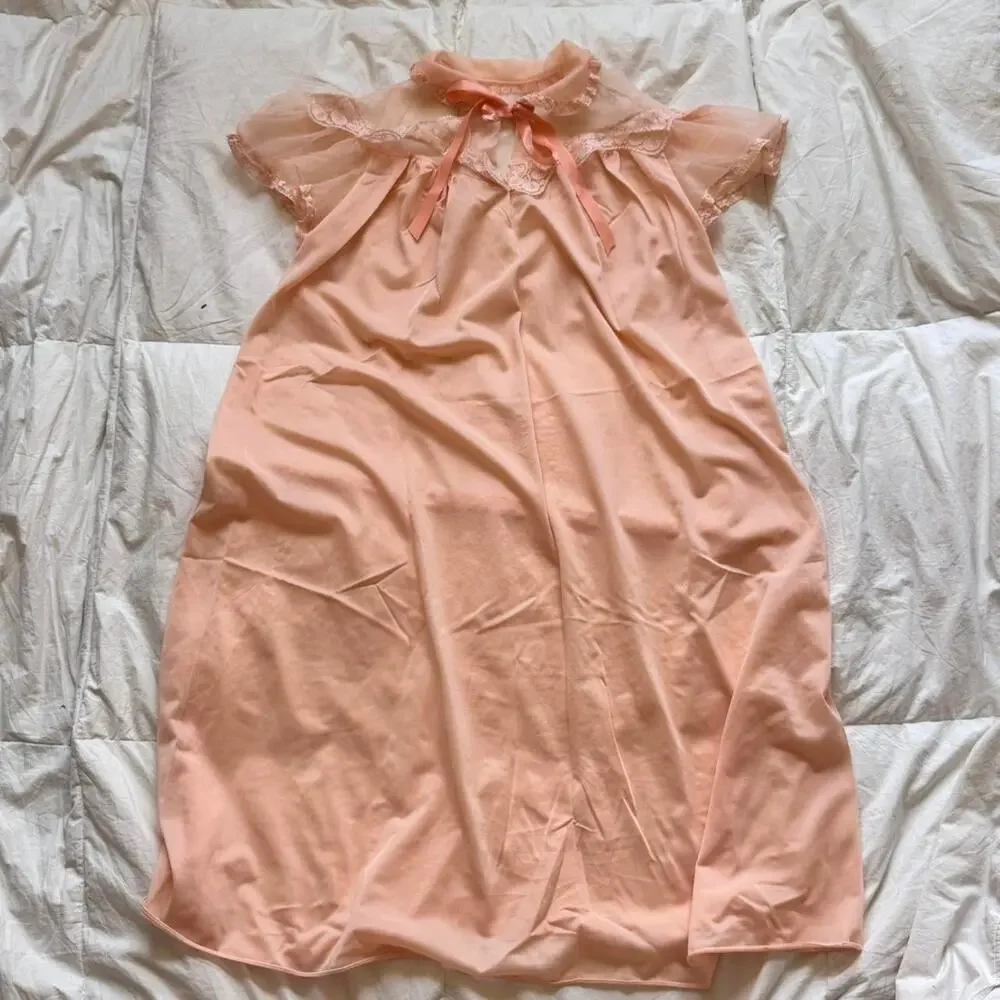 Vintage 60s peachy coral satin night robe house coat sz‎ m cottagecore romantic